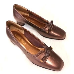 Magdesian Women's Bronze Leather Heels Punctured Detail Bow Sz 7.5 M